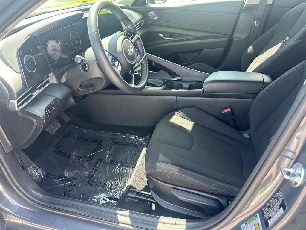 2025 Hyundai Elantra Image 11