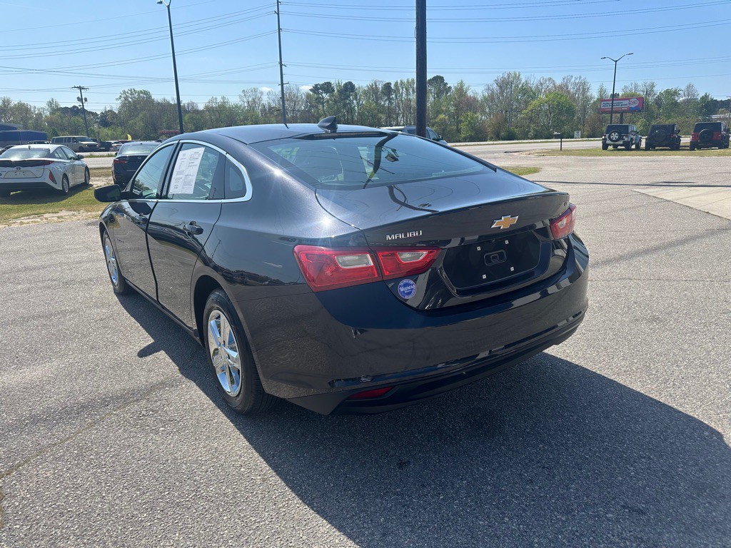 2023 Chevrolet Malibu Image 3