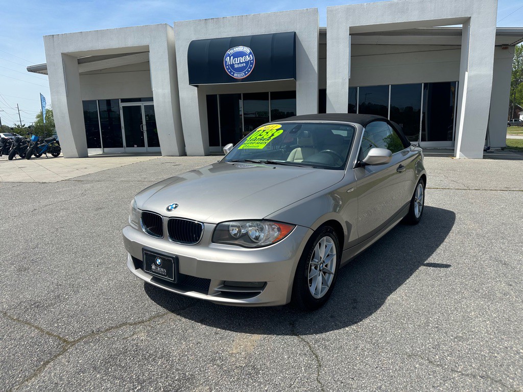 2011 BMW 1 Series Image 1