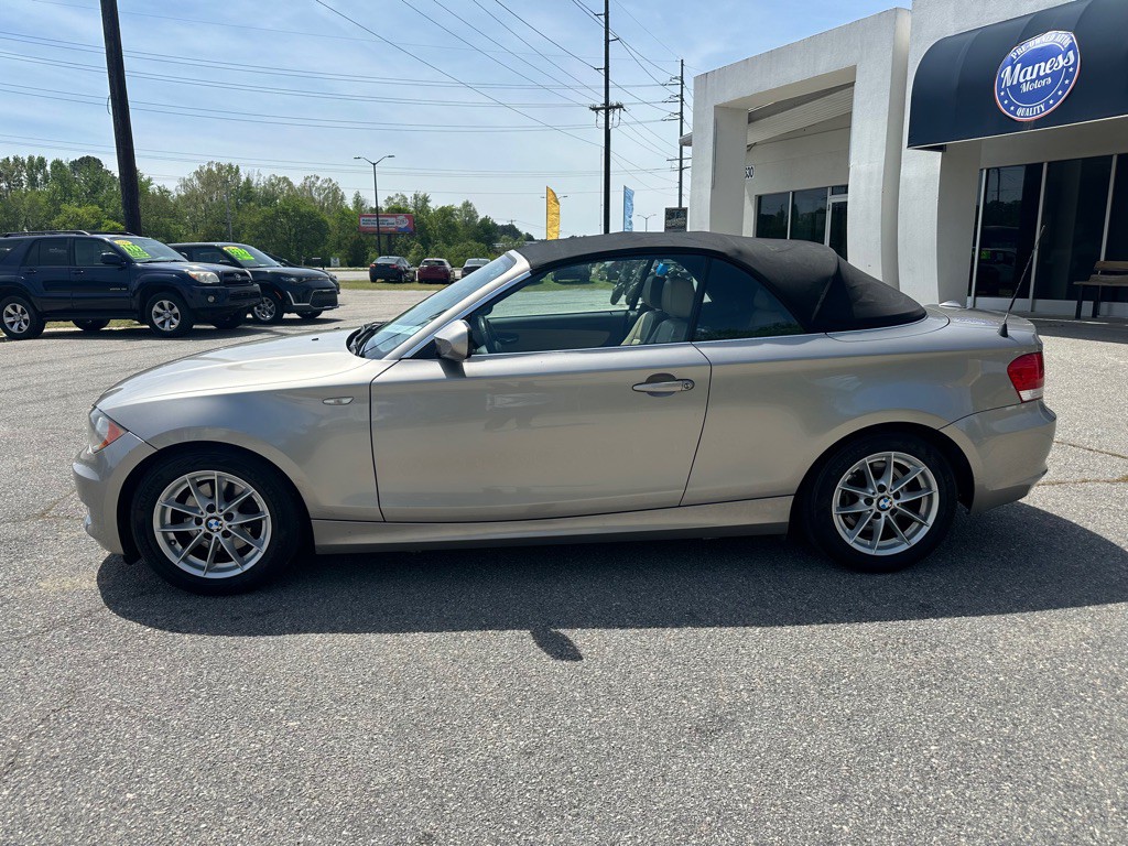 2011 BMW 1 Series Image 2