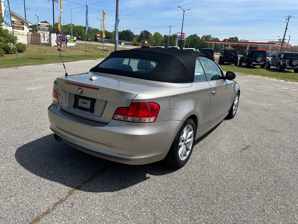 2011 BMW 1 Series Image 5
