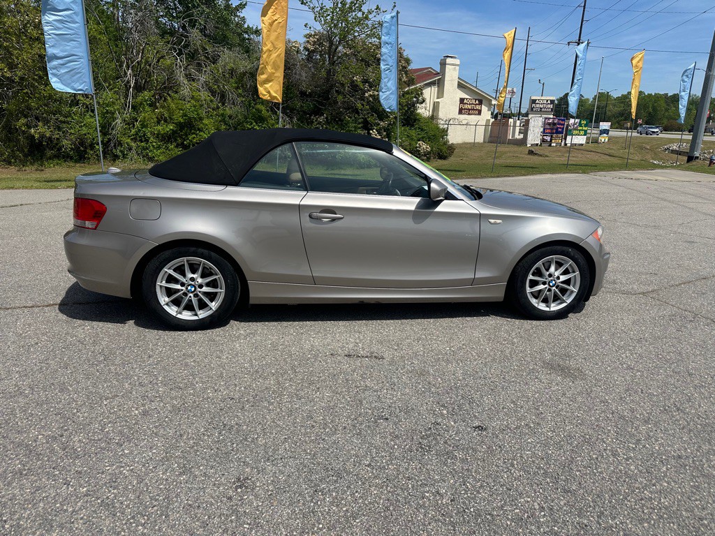 2011 BMW 1 Series Image 6