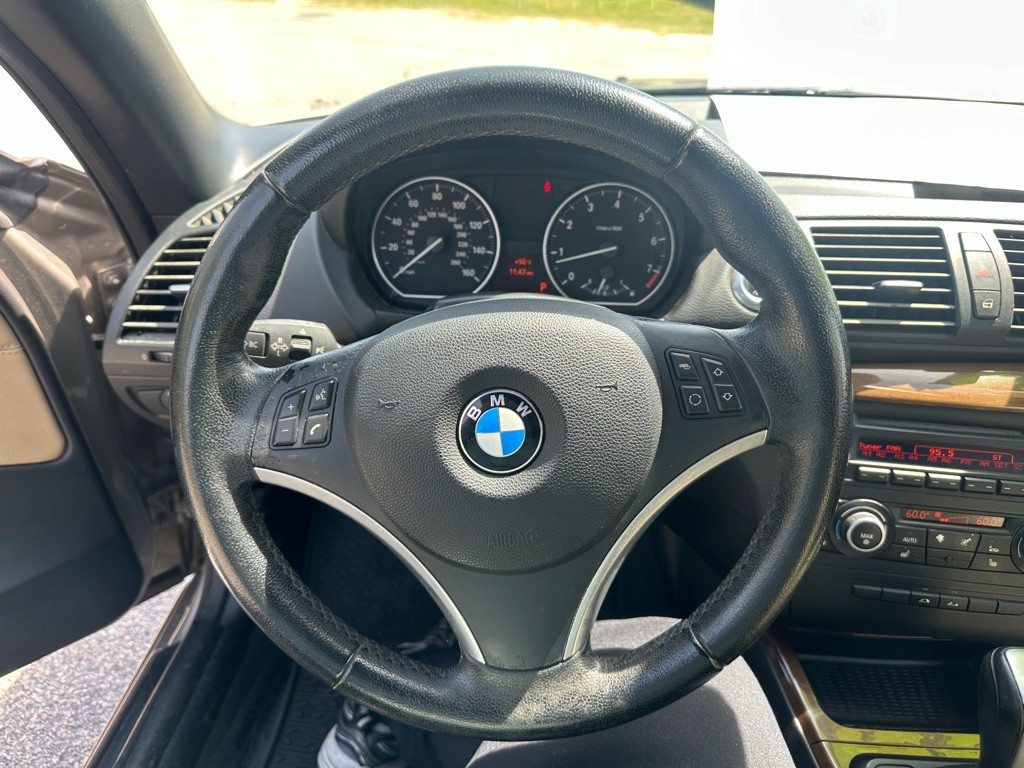 2011 BMW 1 Series Image 16