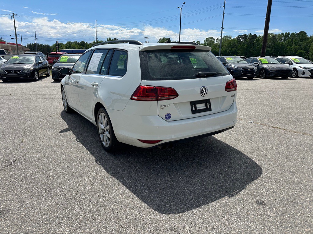 2017 Volkswagen Golf Image 3