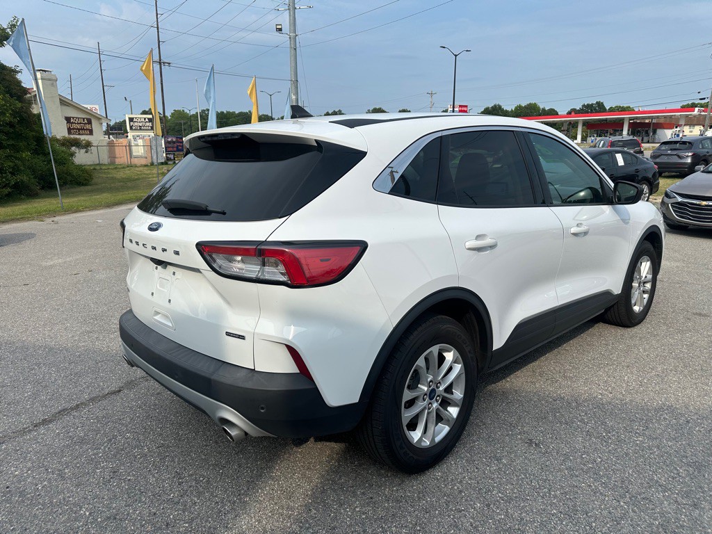 2022 Ford Escape Image 5