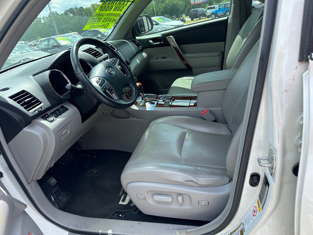 2013 Toyota Highlander Image 11