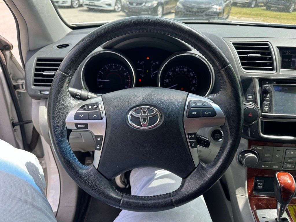 2013 Toyota Highlander Image 17