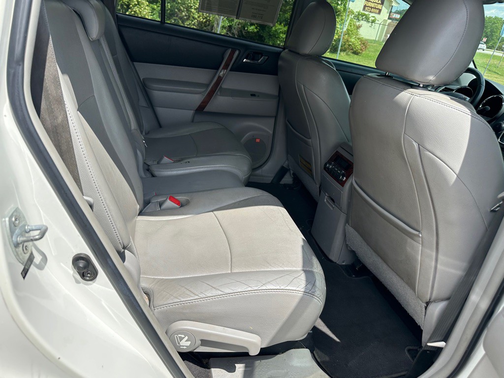 2013 Toyota Highlander Image 23
