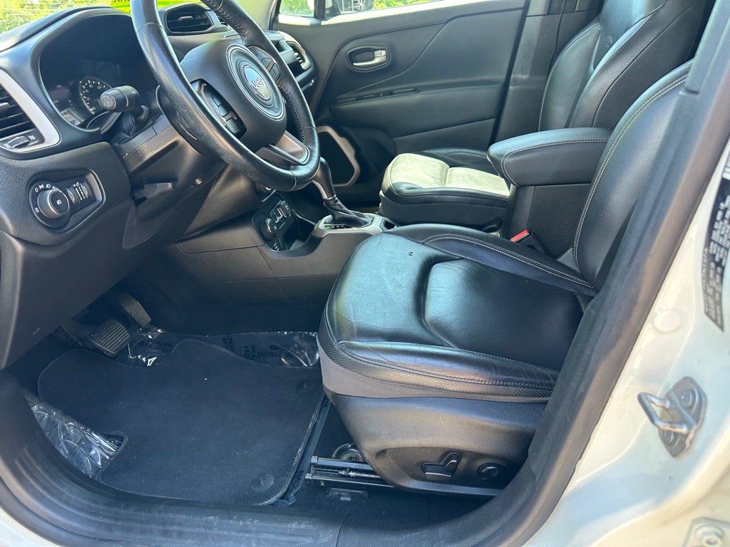 2017 Jeep Renegade Image 11