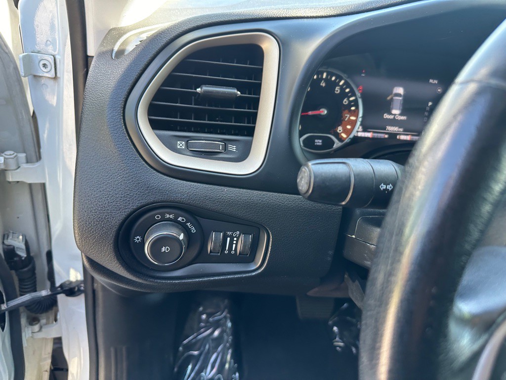 2017 Jeep Renegade Image 13