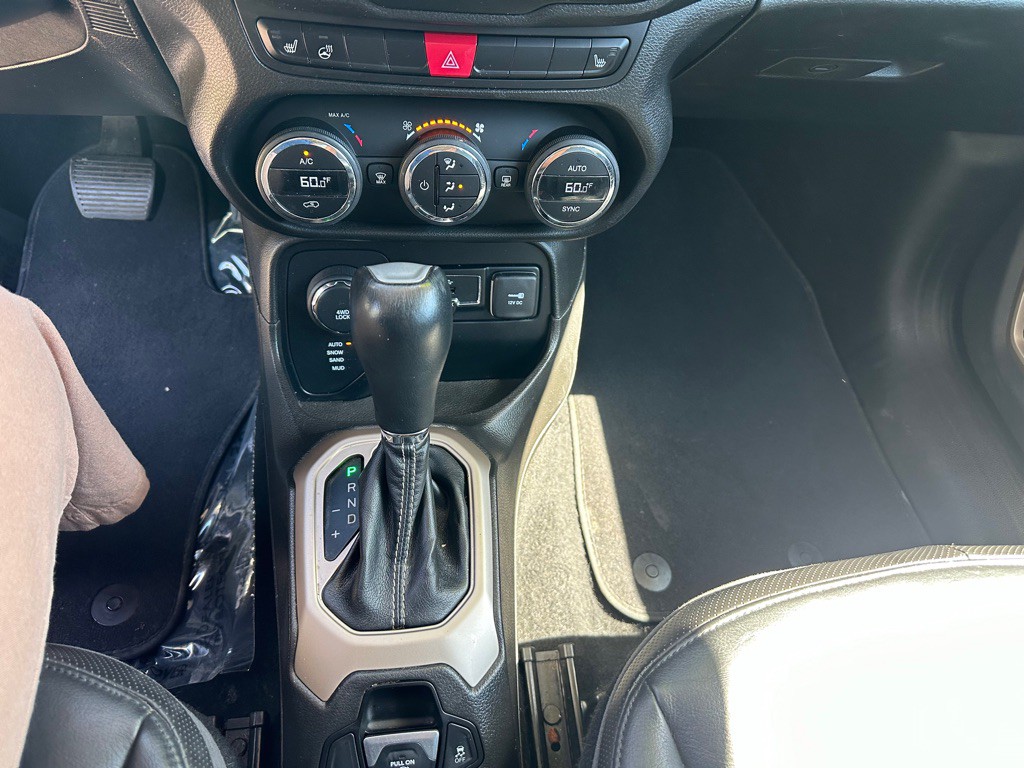 2017 Jeep Renegade Image 14