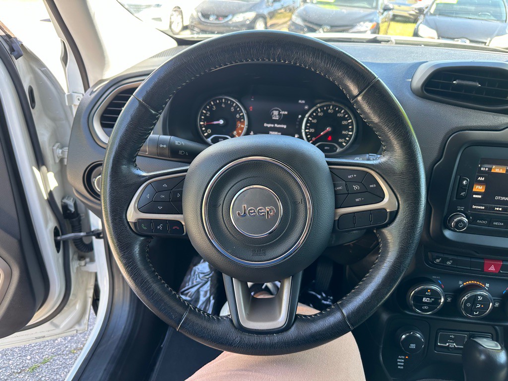 2017 Jeep Renegade Image 18