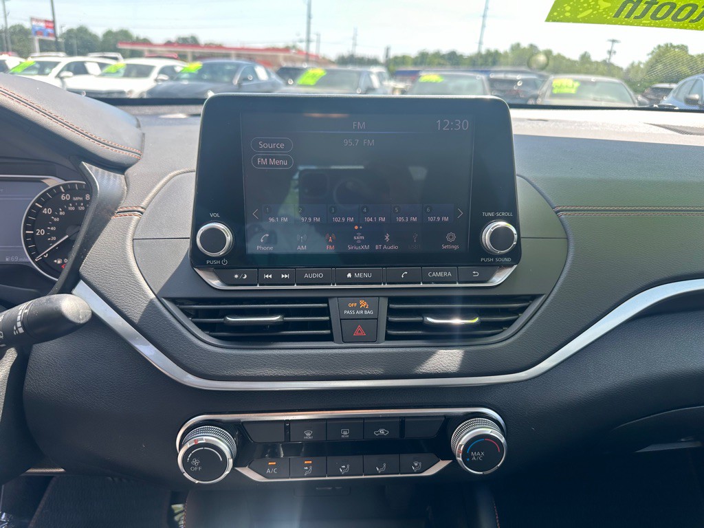 2019 Nissan Altima Image 15