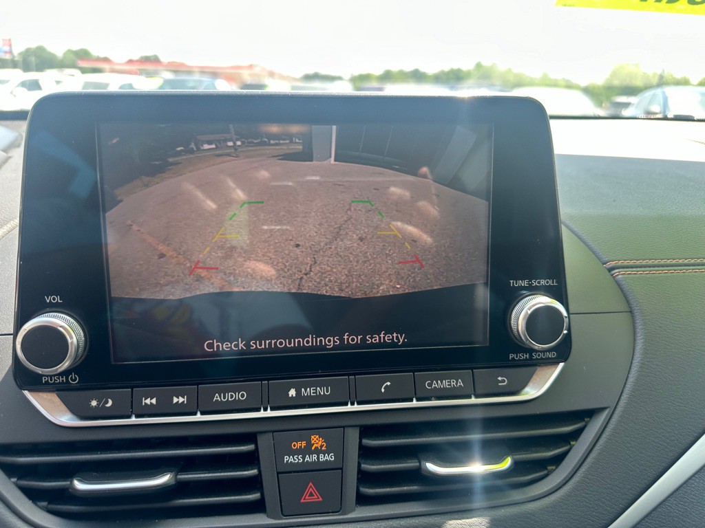2019 Nissan Altima Image 16
