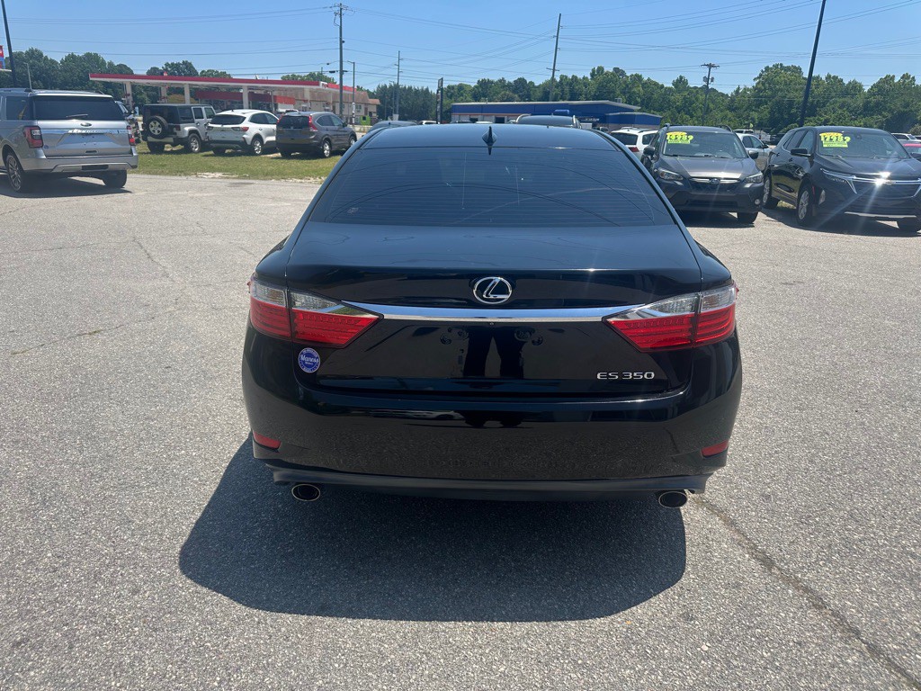 2015 Lexus ES Image 4
