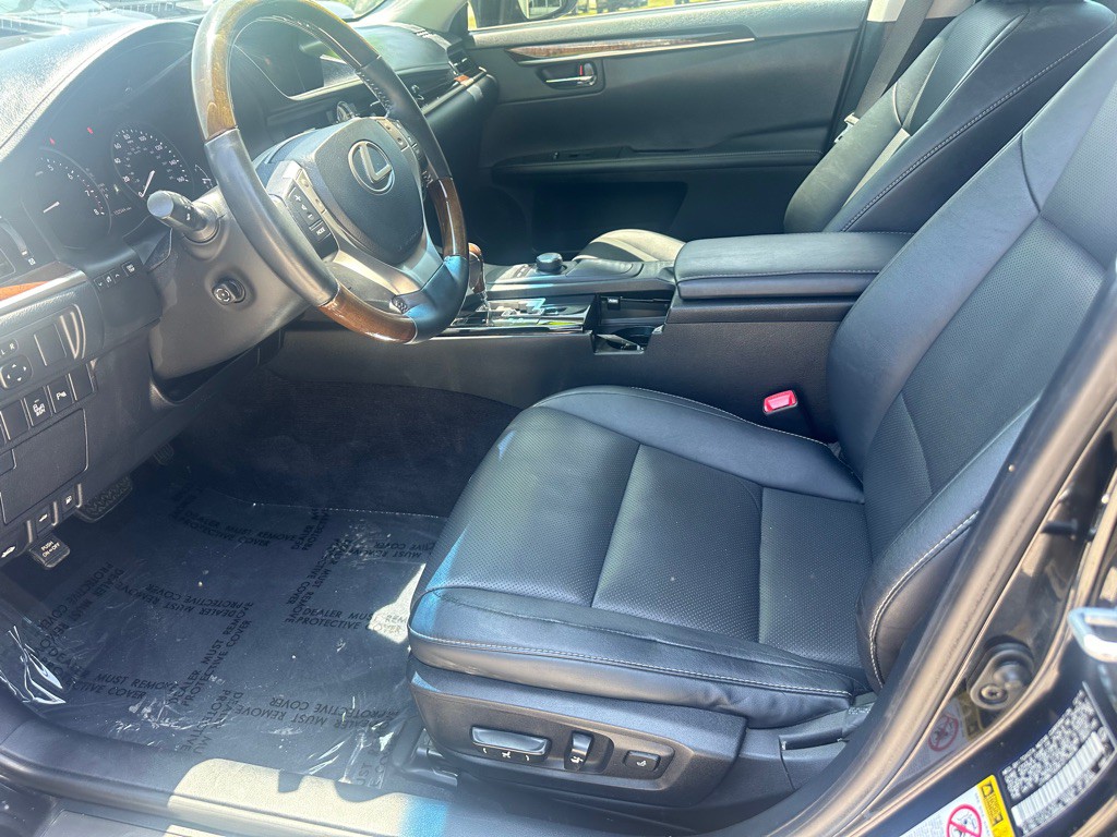 2015 Lexus ES Image 11