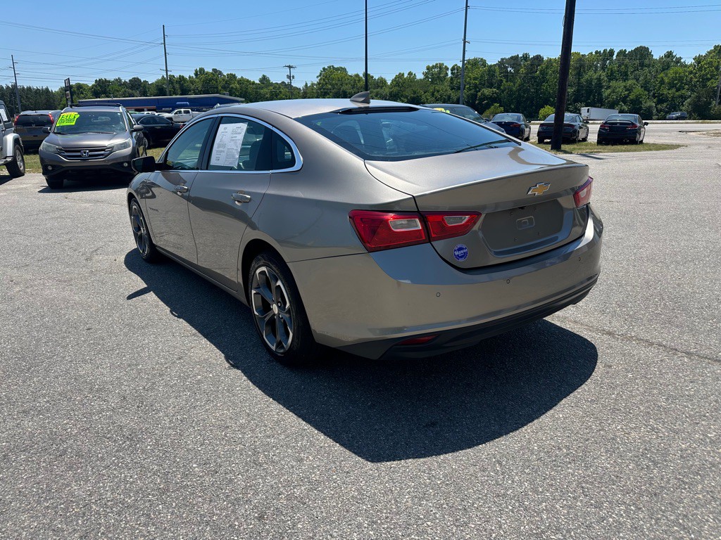 2023 Chevrolet Malibu Image 3