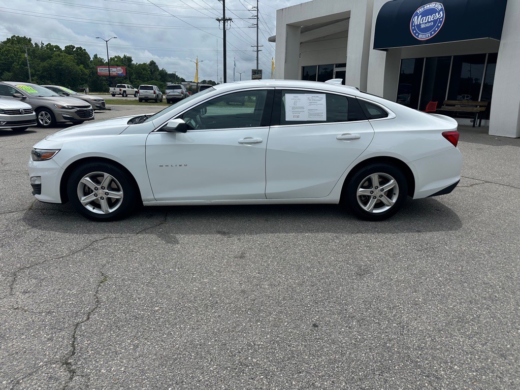 2023 Chevrolet Malibu Image 2