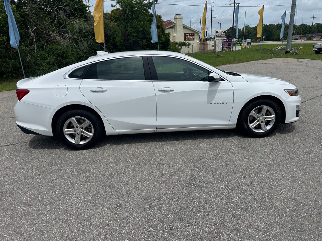 2023 Chevrolet Malibu Image 6
