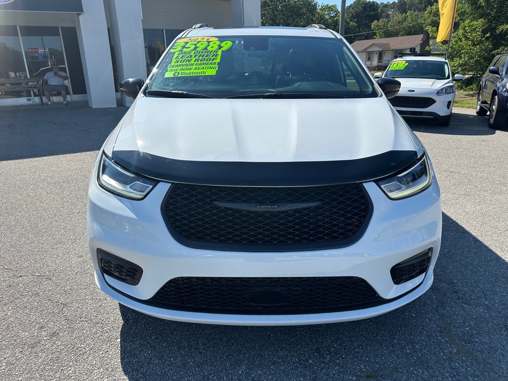 2025 Chrysler Pacifica Image 8