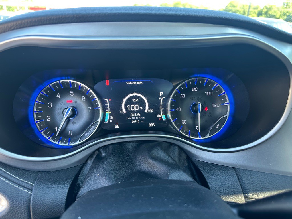 2025 Chrysler Pacifica Image 18