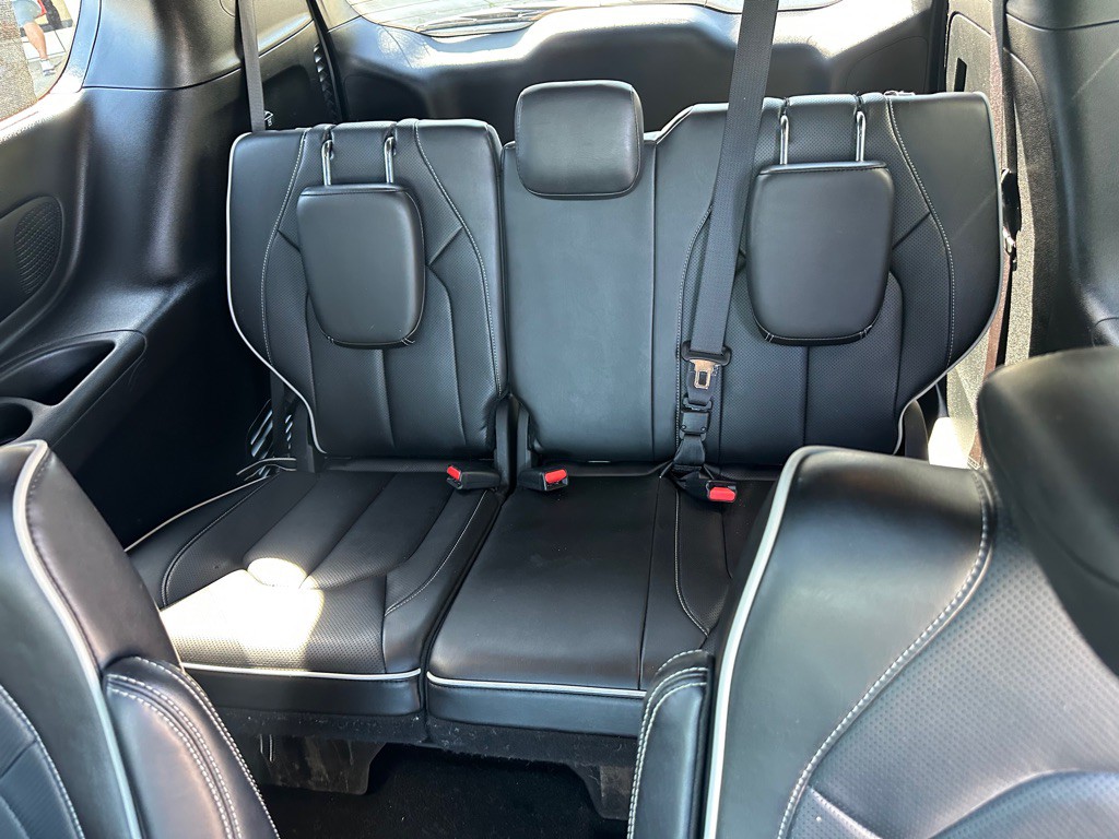 2025 Chrysler Pacifica Image 22