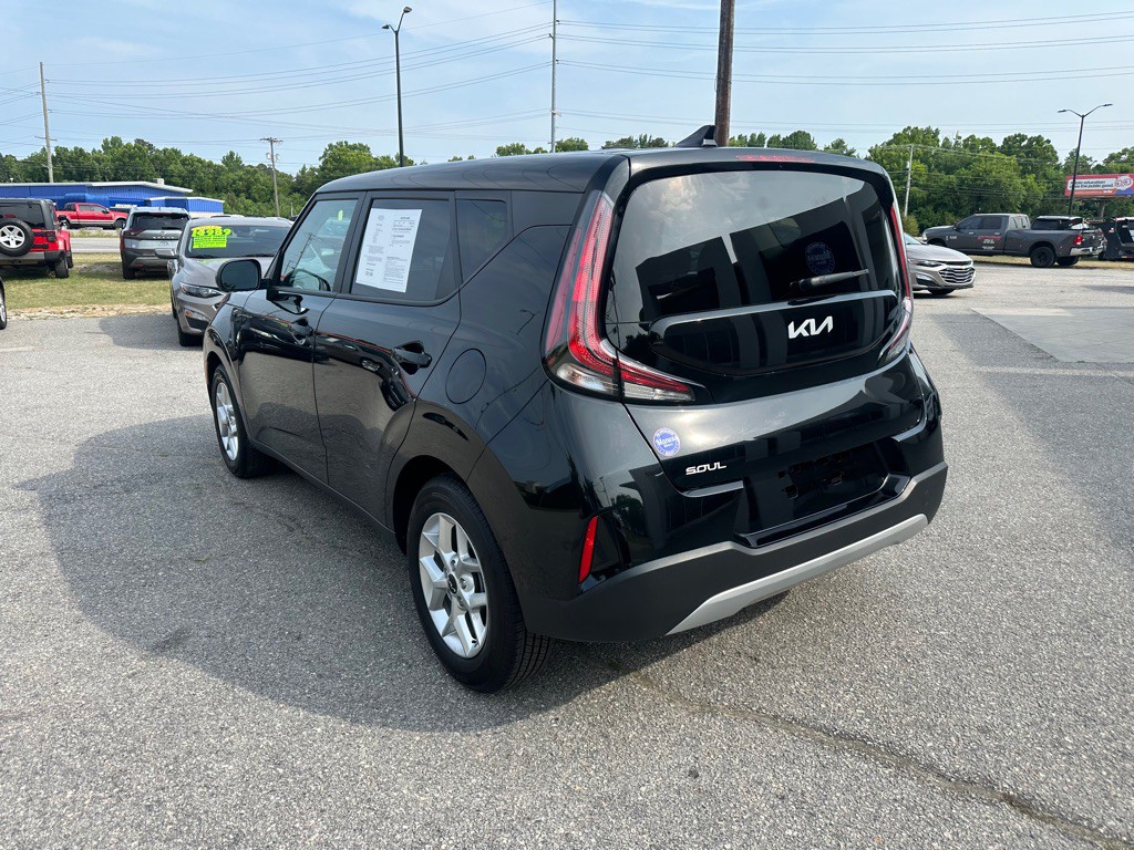 2025 Kia Soul Image 3