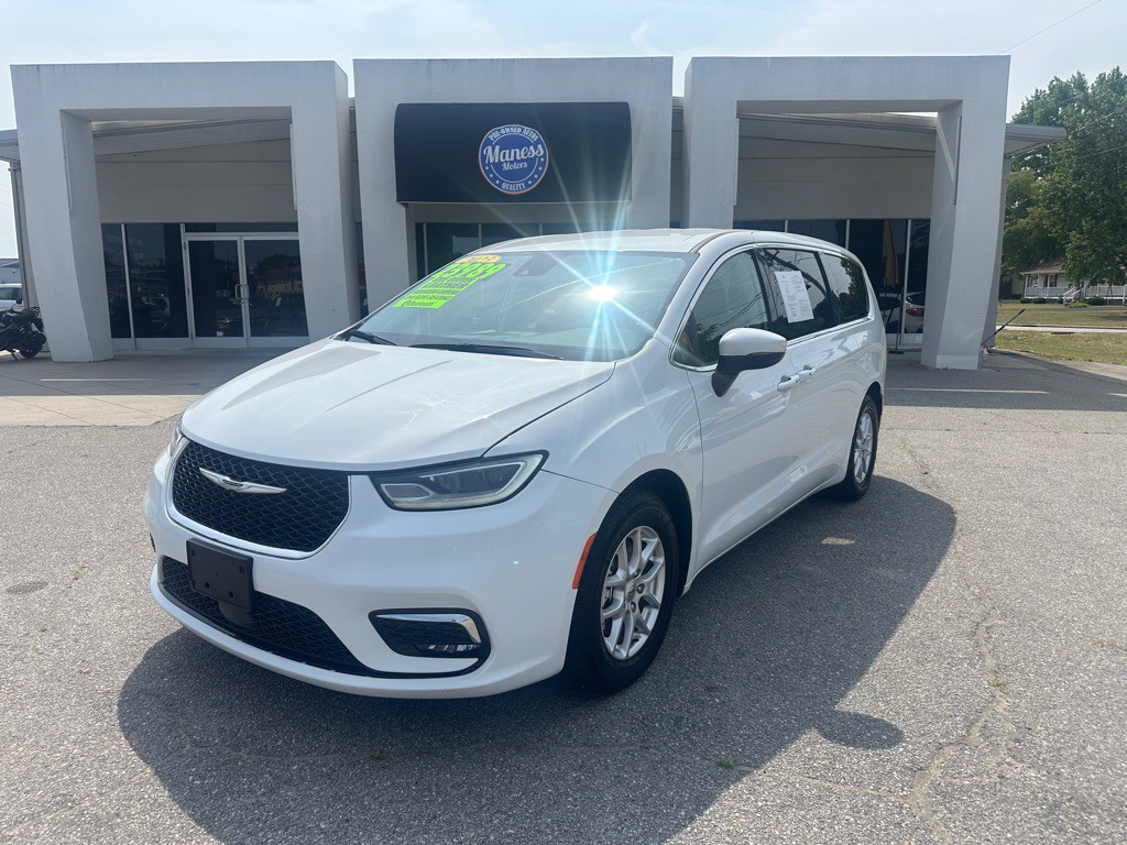 2023 Chrysler Pacifica Image 1
