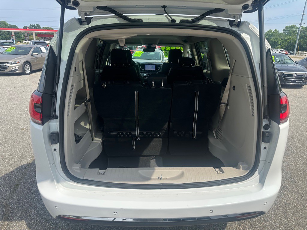 2023 Chrysler Pacifica Image 10