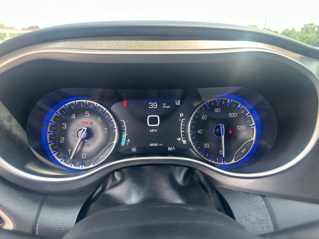 2023 Chrysler Pacifica Image 18