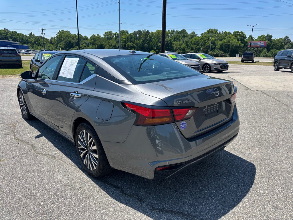 2025 Nissan Altima Image 3