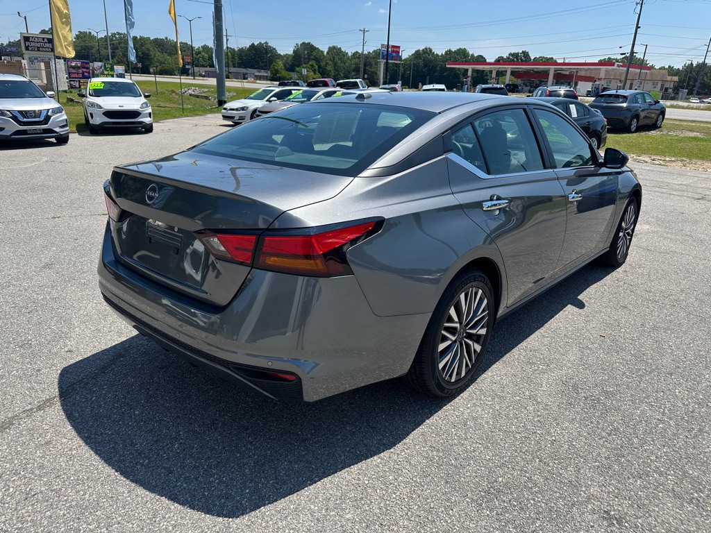 2025 Nissan Altima Image 5