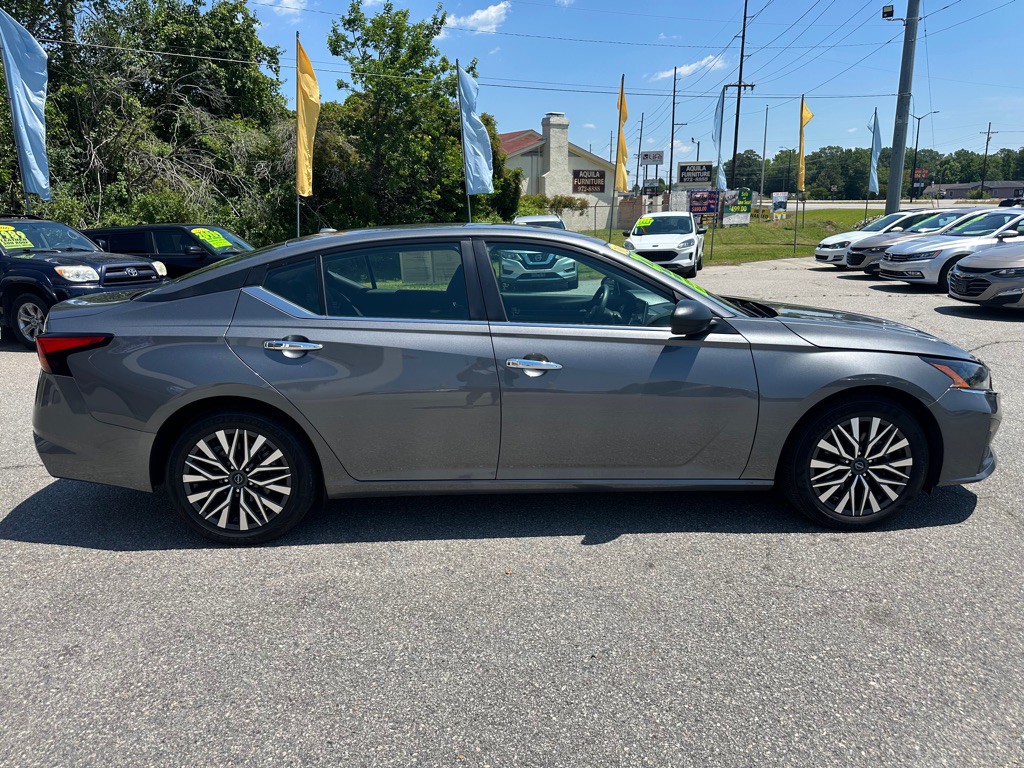 2025 Nissan Altima Image 6
