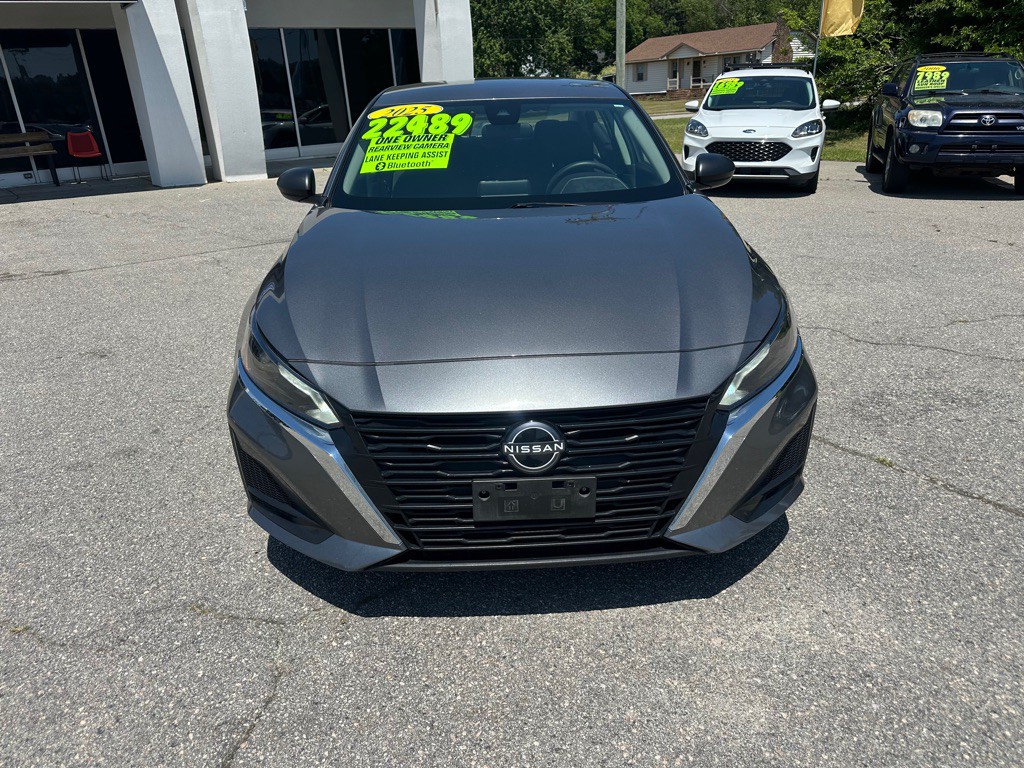 2025 Nissan Altima Image 8