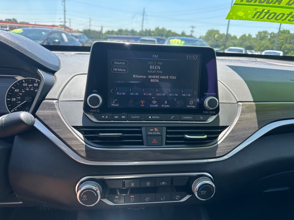 2025 Nissan Altima Image 15