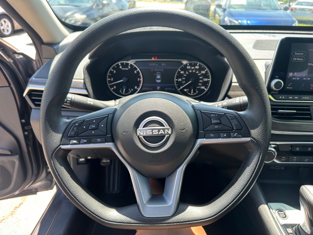 2025 Nissan Altima Image 17