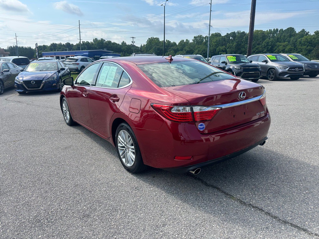2013 Lexus ES Image 3