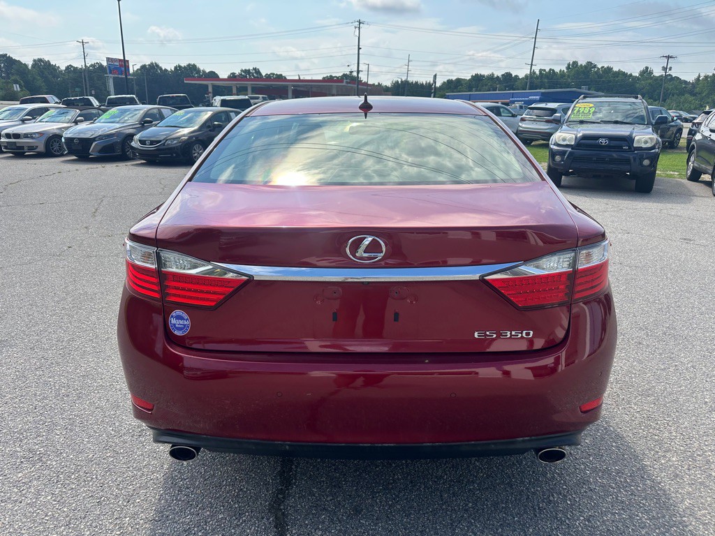 2013 Lexus ES Image 4