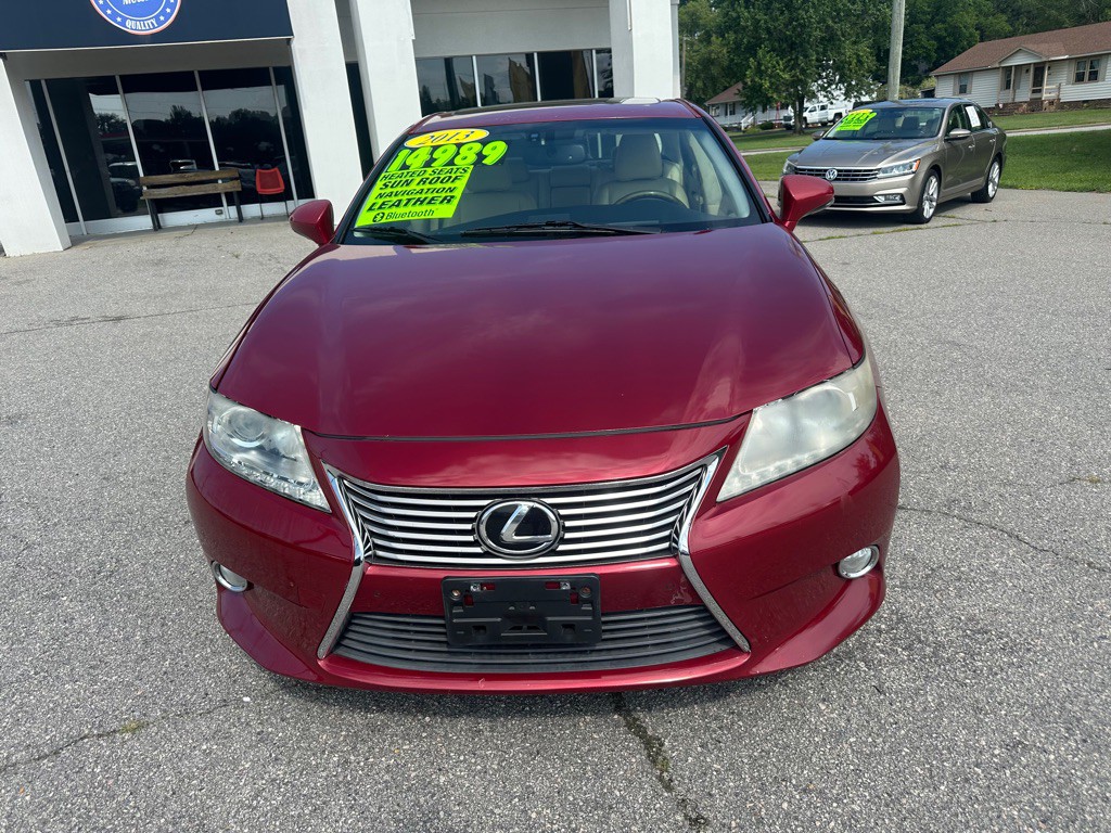 2013 Lexus ES Image 8