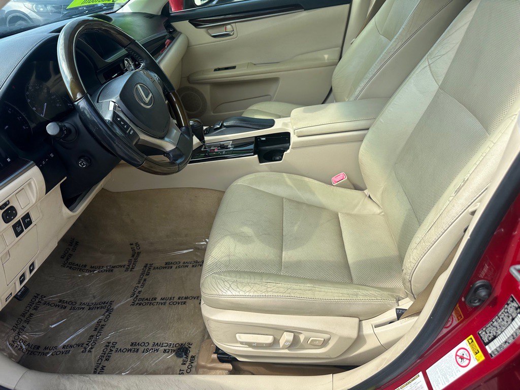 2013 Lexus ES Image 11