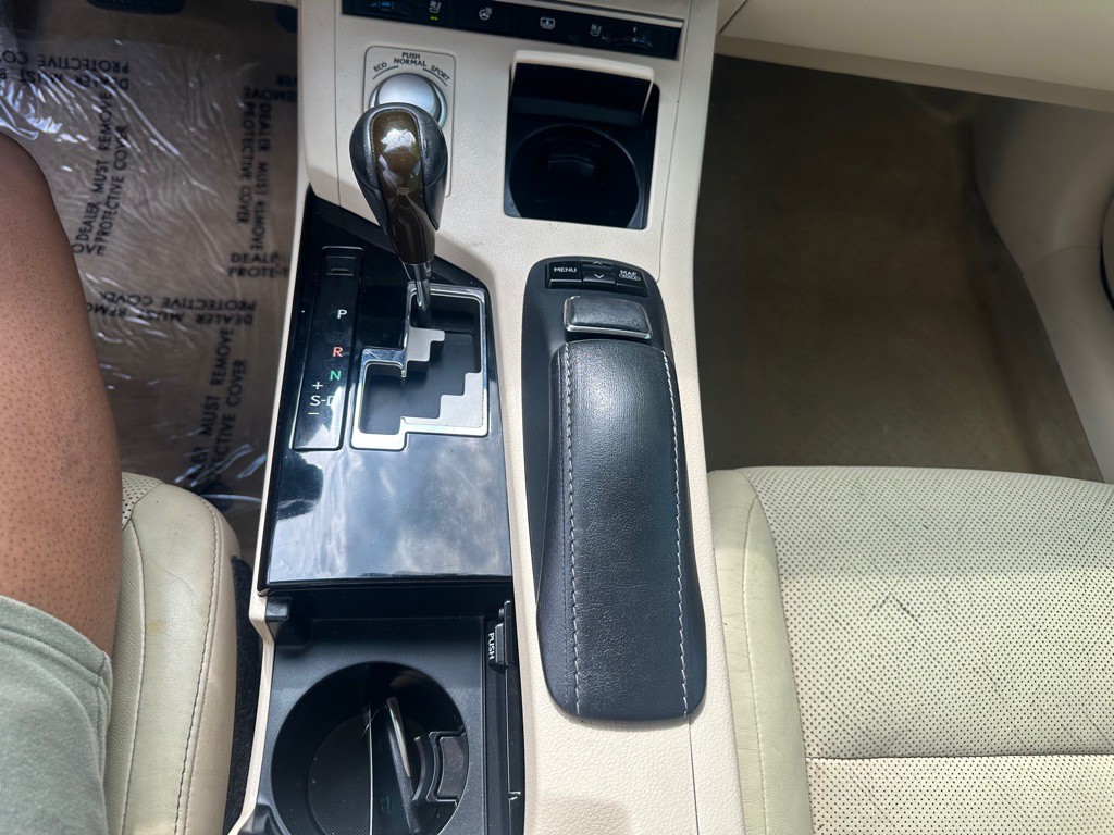 2013 Lexus ES Image 14