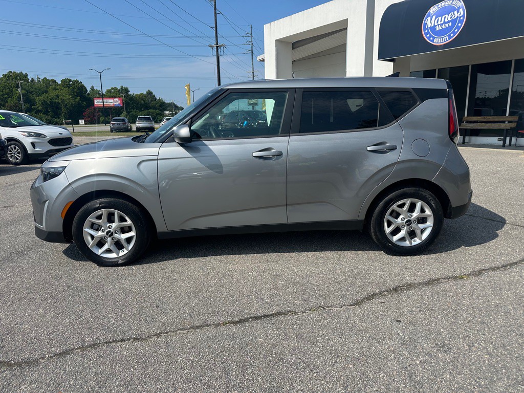 2023 Kia Soul Image 2