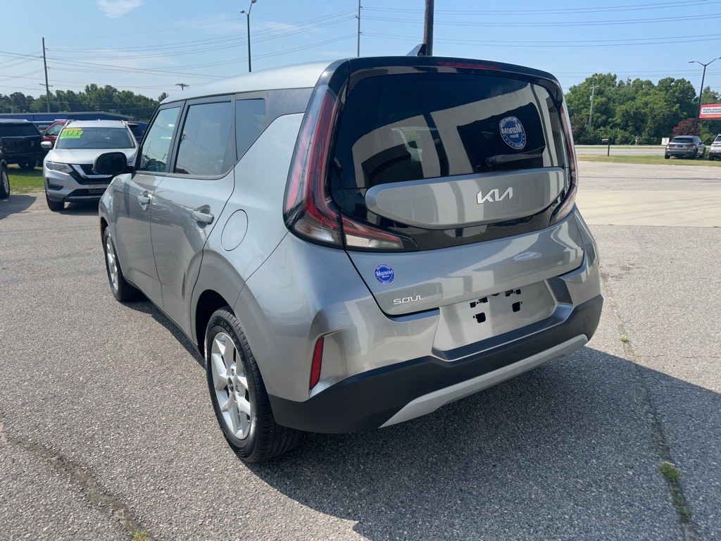 2023 Kia Soul Image 3