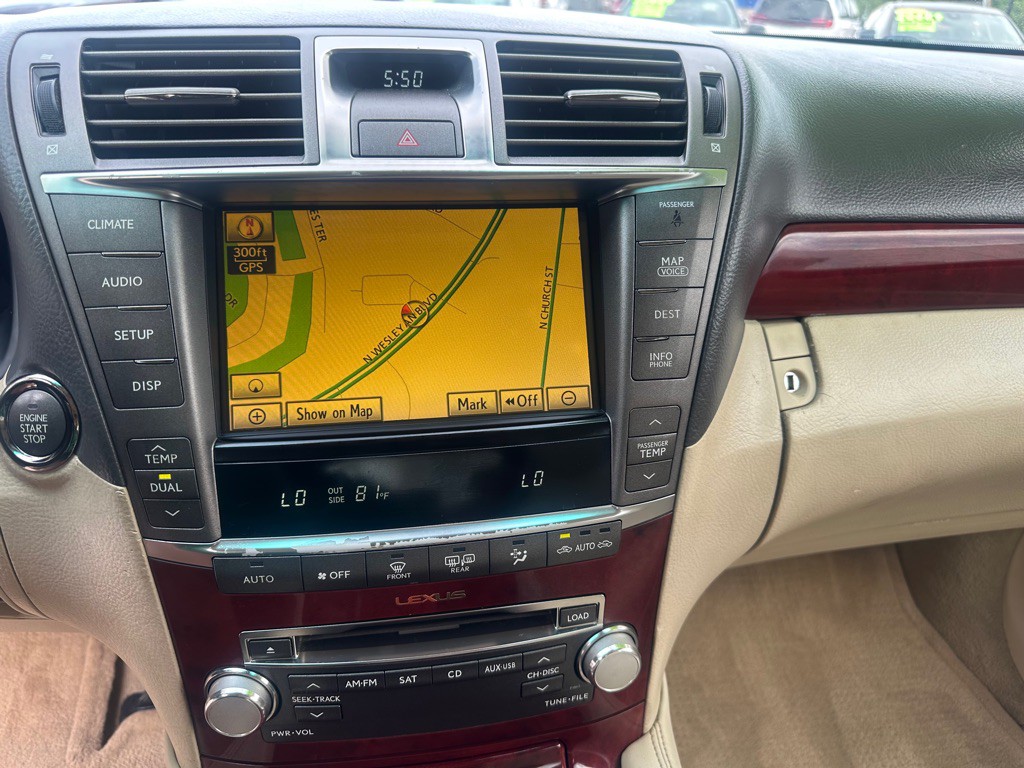 2010 Lexus LS Image 15