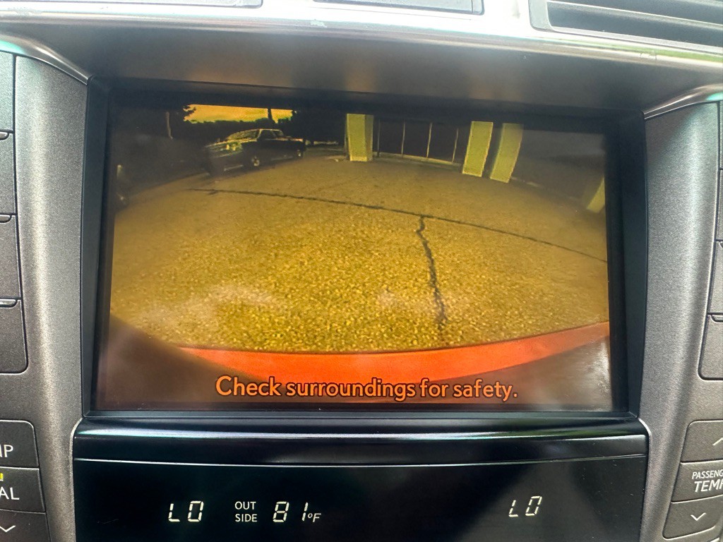 2010 Lexus LS Image 16