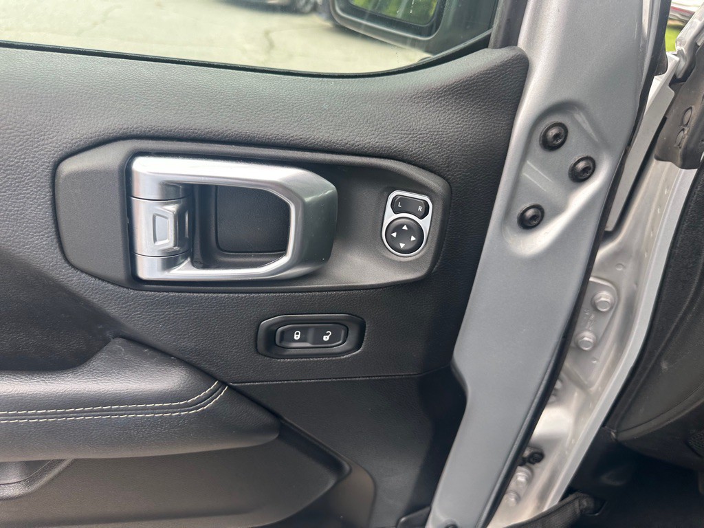 2023 Jeep Wrangler Image 12