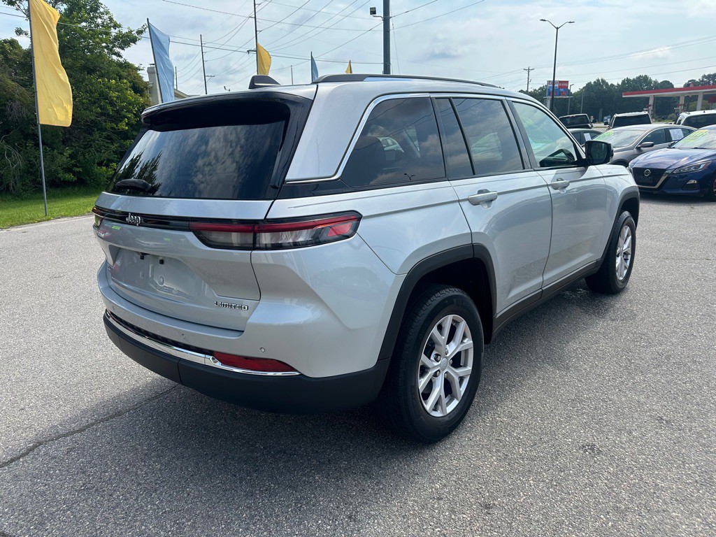 2022 Jeep Grand Cherokee Image 5