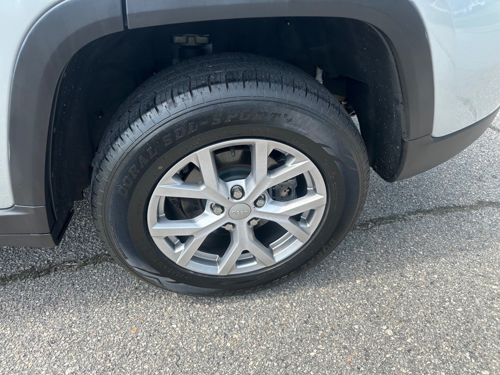 2022 Jeep Grand Cherokee Image 9