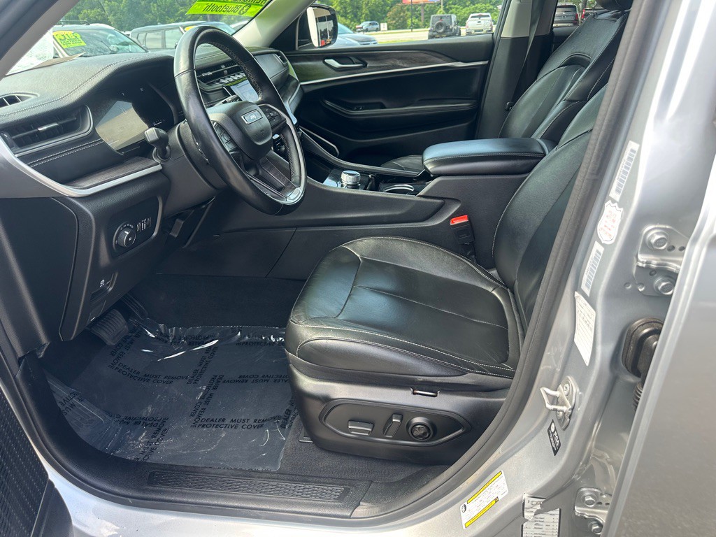 2022 Jeep Grand Cherokee Image 11
