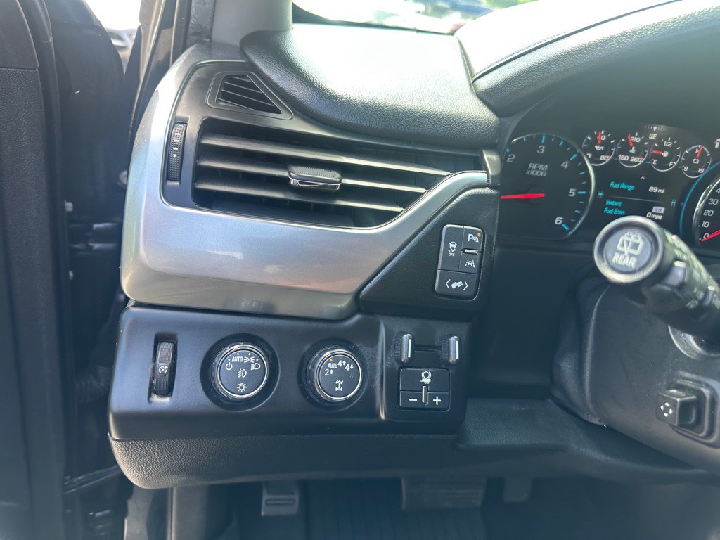 2017 Chevrolet Suburban Image 13
